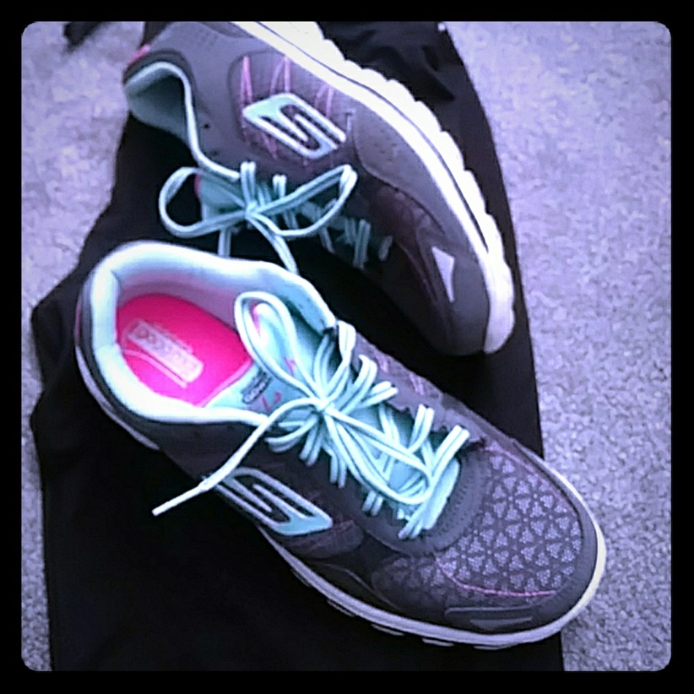 Skechers Vstride. Teal/pink/grey tennis shoes